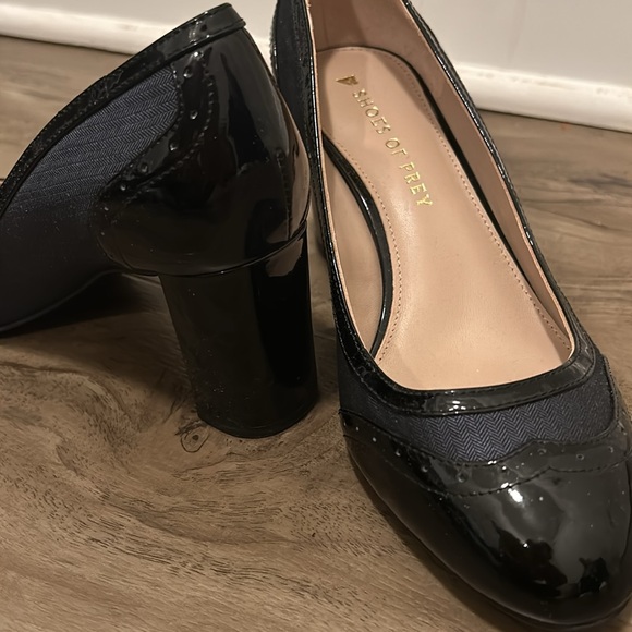 Heels - Picture 3 of 4